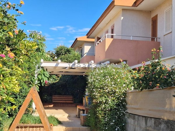 casa indipendente in vendita a Ragusa in zona Marina