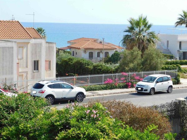 casa indipendente in vendita a Ragusa in zona Marina