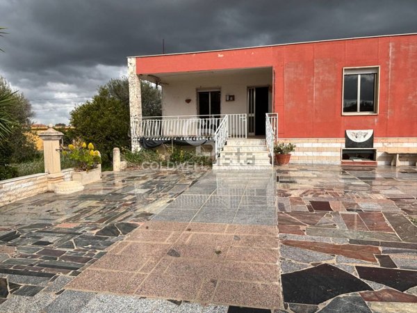 casa indipendente in vendita a Ragusa