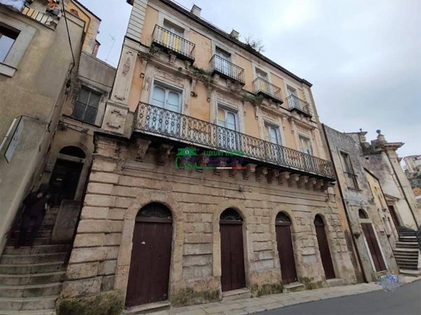casa indipendente in vendita a Ragusa in zona Ibla