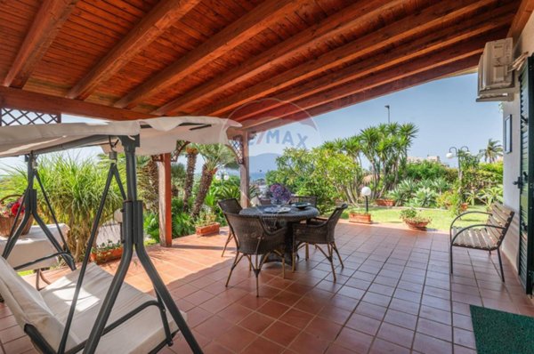 casa indipendente in vendita a Ragusa in zona Marina