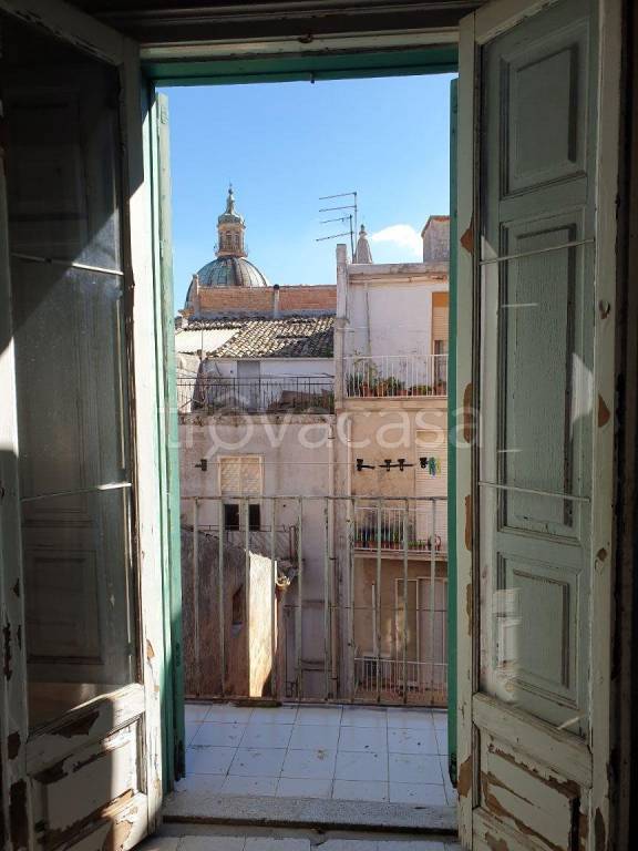 casa indipendente in vendita a Ragusa in zona Ragusa Centro