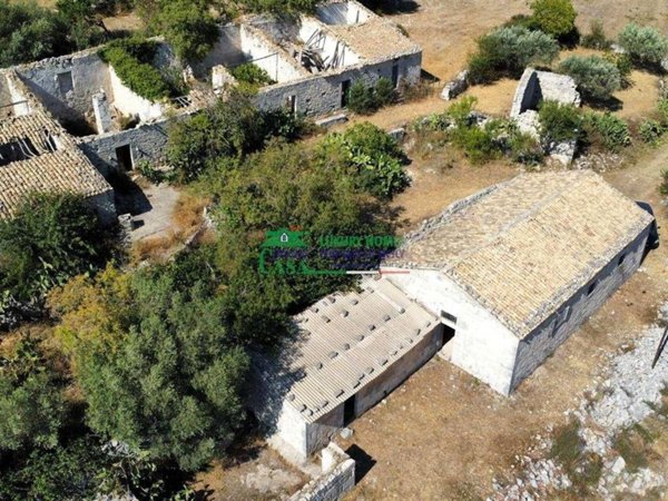 casa indipendente in vendita a Ragusa in zona San Giacomo / Bellocozzo