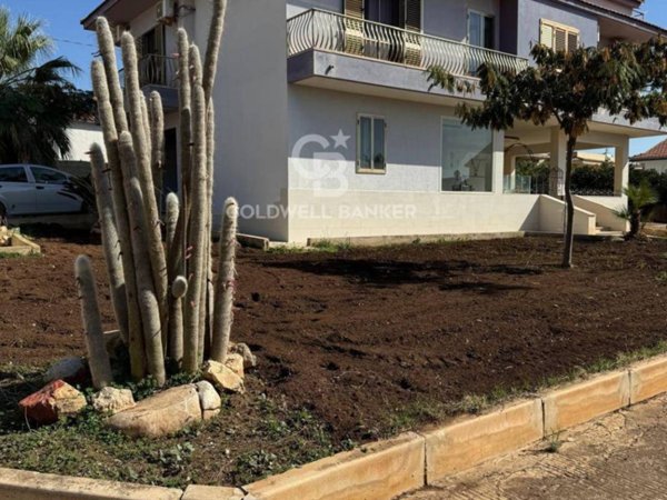 casa indipendente in vendita a Ragusa in zona Marina