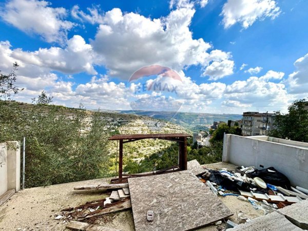 casa indipendente in vendita a Ragusa in zona Ibla