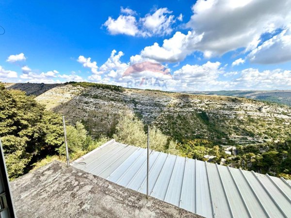 casa indipendente in vendita a Ragusa in zona Ibla