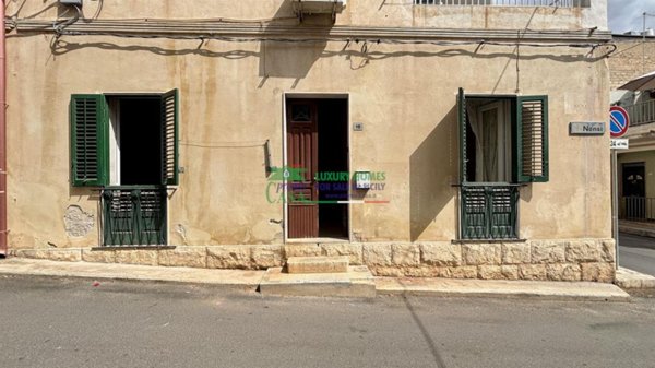 appartamento in vendita a Ragusa in zona Marina