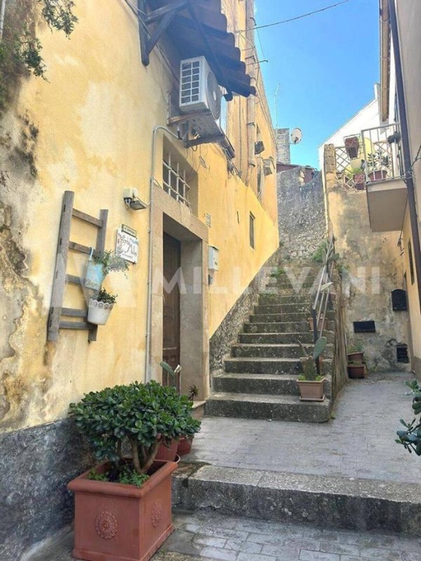 appartamento in vendita a Ragusa in zona Ibla