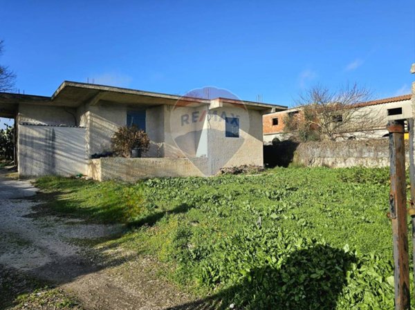 casa indipendente in vendita a Ragusa