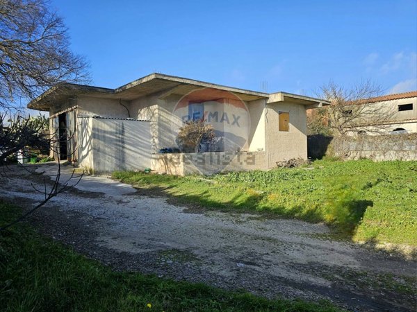 casa indipendente in vendita a Ragusa
