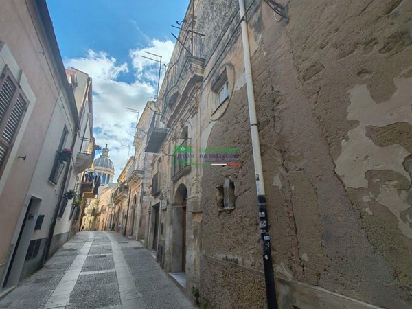 casa indipendente in vendita a Ragusa in zona Ibla