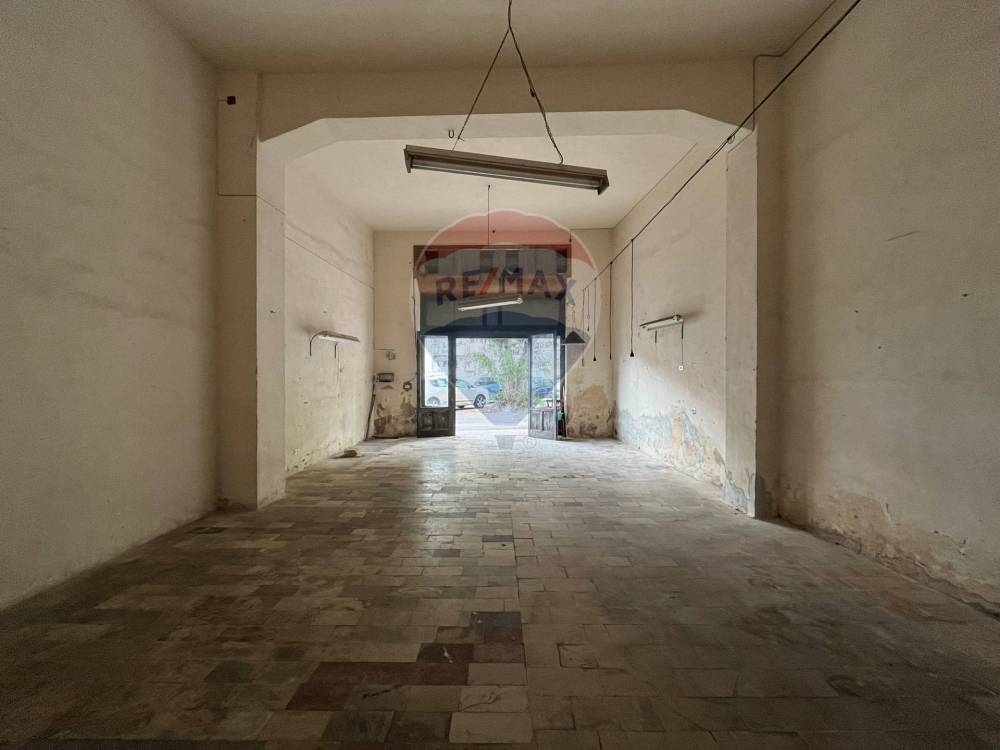 locale commerciale in vendita a Ragusa in zona Ragusa Centro