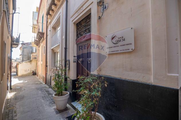 casa indipendente in vendita a Ragusa in zona Ragusa Centro