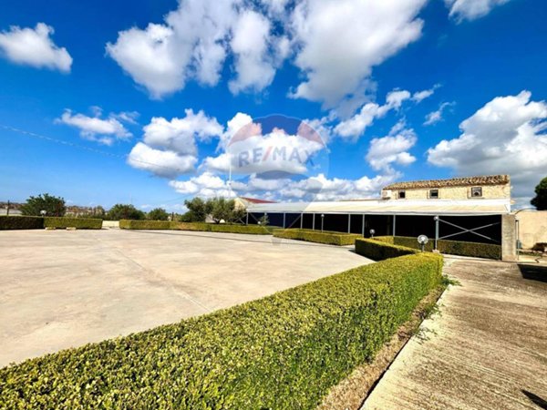 casa indipendente in vendita a Ragusa