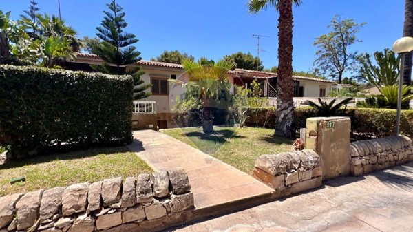 casa indipendente in vendita a Ragusa in zona Donnafugata