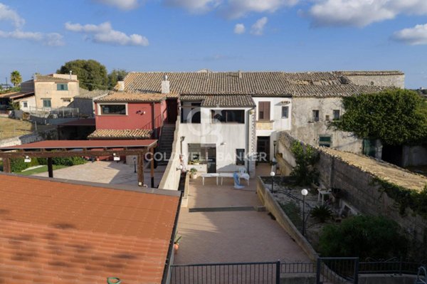 casa indipendente in vendita a Ragusa