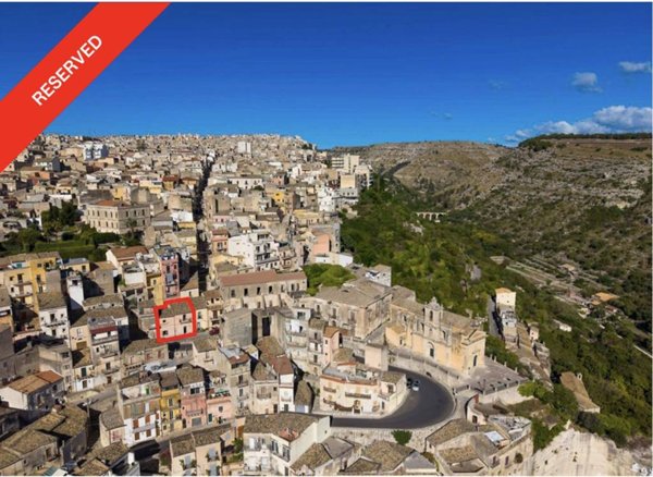 casa indipendente in vendita a Ragusa in zona Ragusa Centro