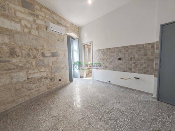 casa indipendente in vendita a Ragusa in zona Ragusa Centro