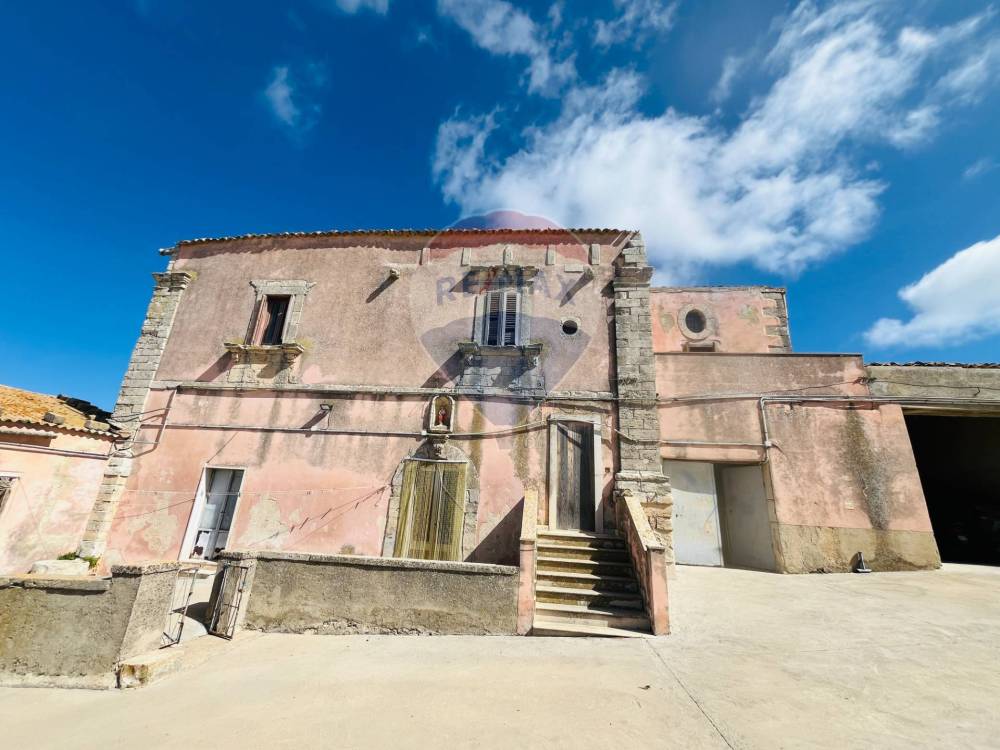 casa indipendente in vendita a Ragusa in zona Ragusa Centro