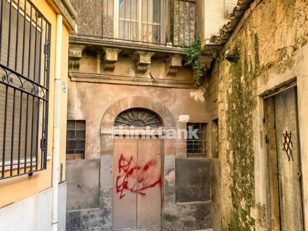 casa indipendente in vendita a Ragusa in zona Ragusa Centro