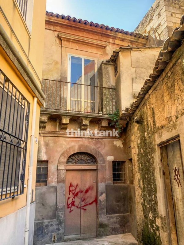 casa indipendente in vendita a Ragusa in zona Ragusa Centro