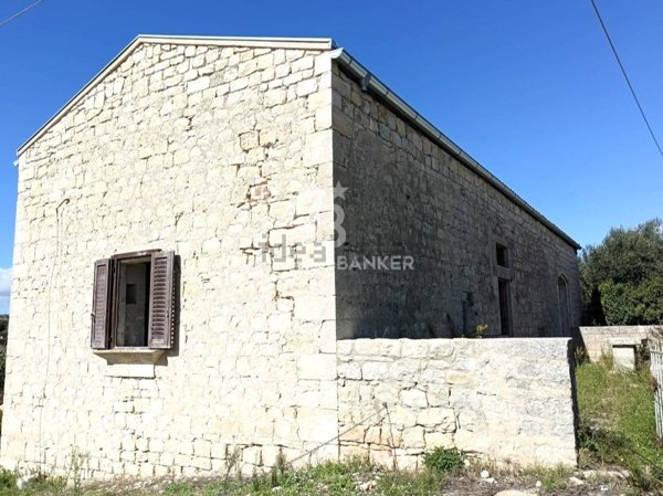 casa indipendente in vendita a Ragusa