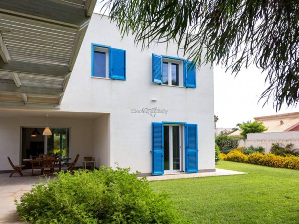 casa indipendente in vendita a Ragusa in zona Marina