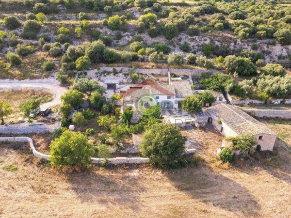 casa indipendente in vendita a Ragusa
