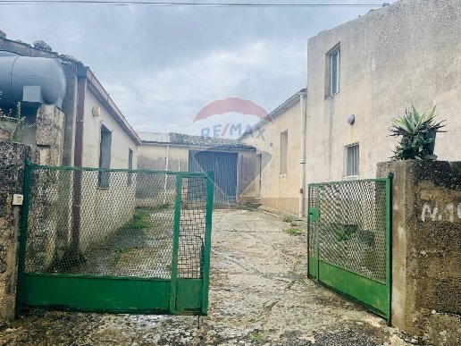 casa indipendente in vendita a Ragusa in zona San Giacomo / Bellocozzo