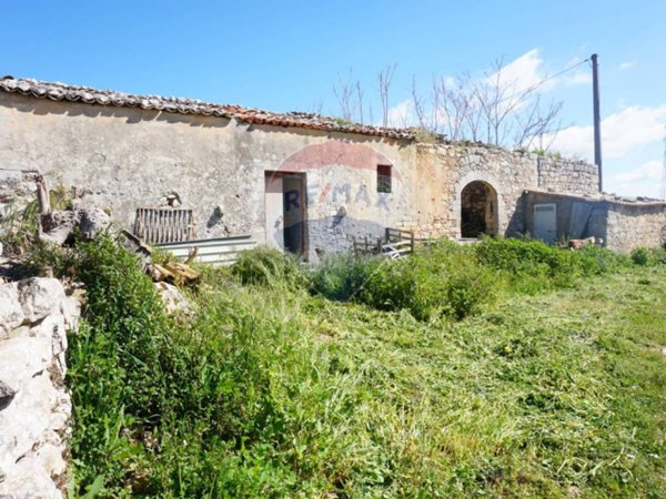 casa indipendente in vendita a Ragusa in zona Donnafugata