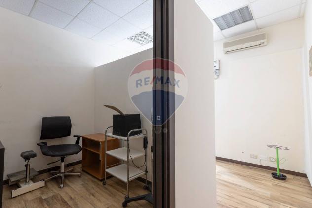 locale commerciale in vendita a Ragusa in zona Ragusa Centro