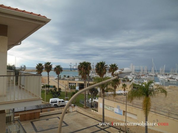 casa indipendente in vendita a Ragusa in zona Marina