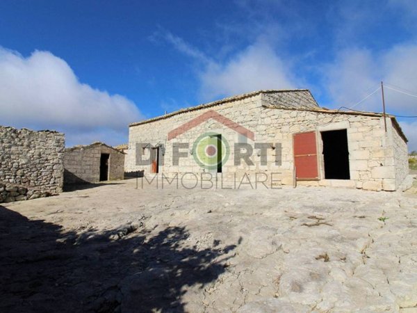 casa indipendente in vendita a Ragusa in zona San Giacomo / Bellocozzo