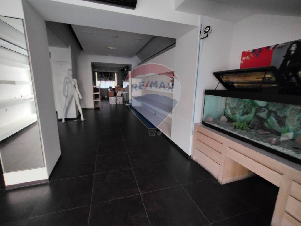 negozio in vendita a Ragusa in zona Ragusa Centro