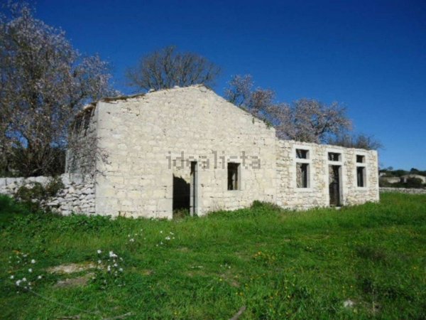 casa indipendente in vendita a Ragusa