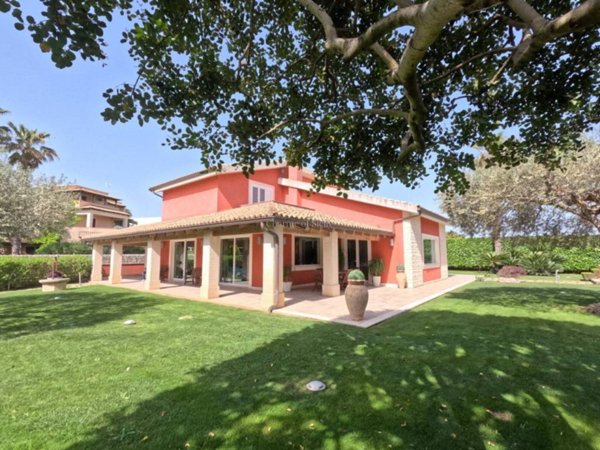 casa indipendente in vendita a Ragusa