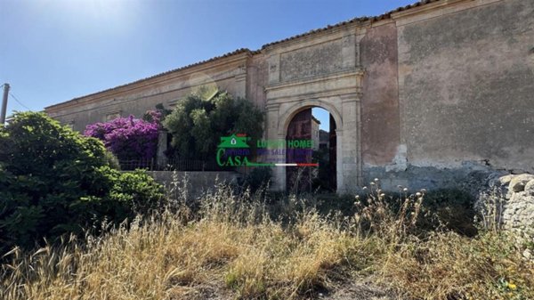 casa indipendente in vendita a Ragusa in zona Marina