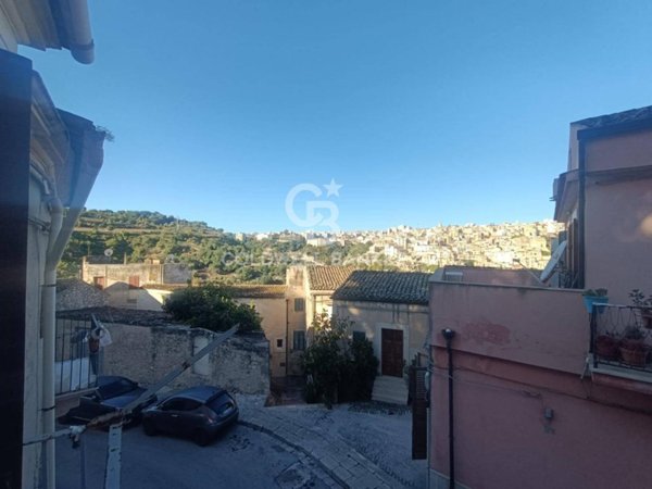 casa indipendente in vendita a Ragusa in zona Ibla
