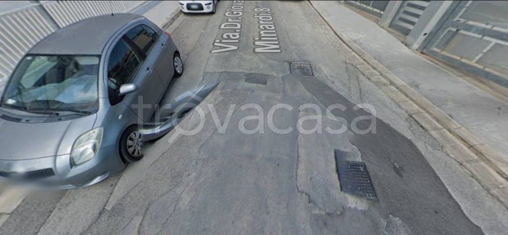 locale commerciale in vendita a Ragusa