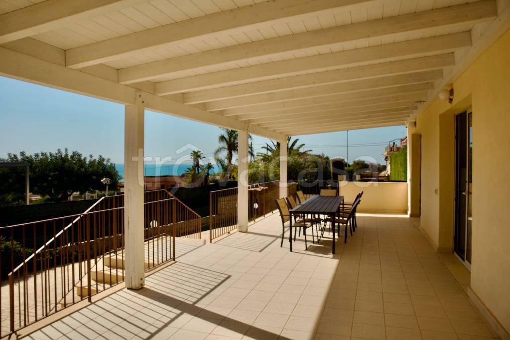 casa indipendente in vendita a Ragusa in zona Marina