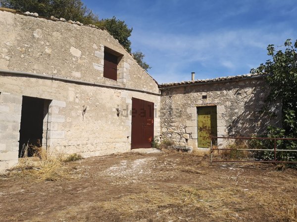 pentavano in vendita a Ragusa