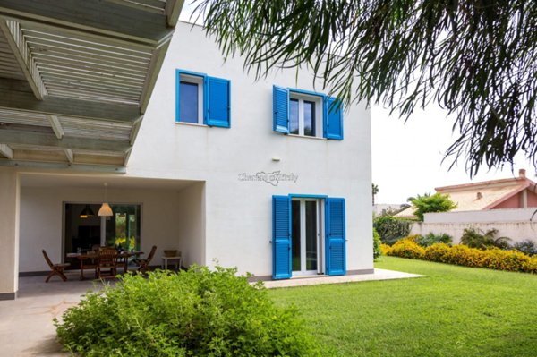 casa indipendente in vendita a Ragusa in zona Marina