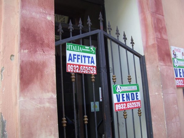locale commerciale in vendita a Ragusa