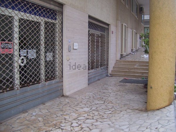 locale commerciale in vendita a Ragusa