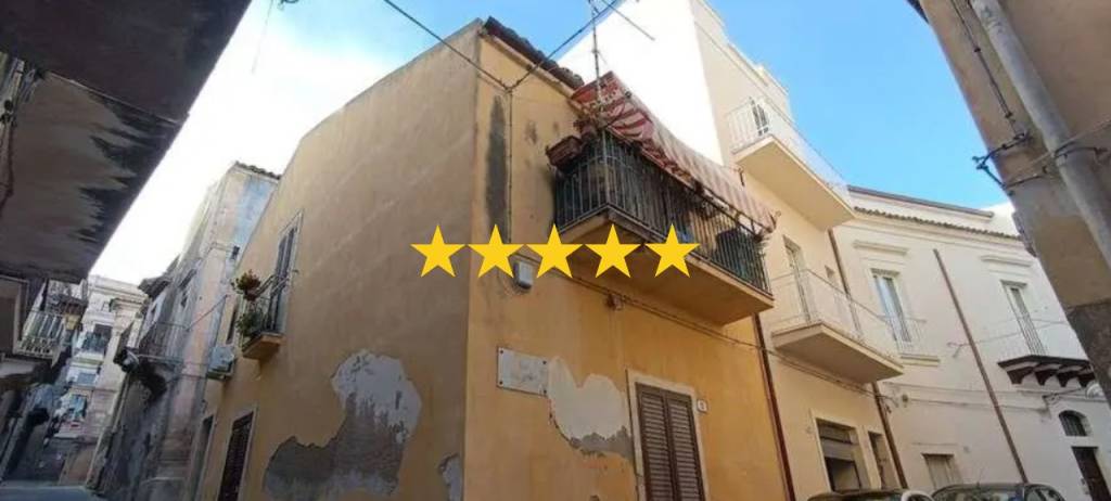 casa indipendente in vendita a Ragusa in zona Ragusa Centro