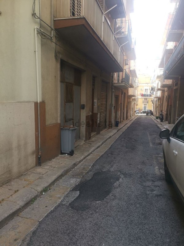 locale di sgombero in vendita a Ragusa