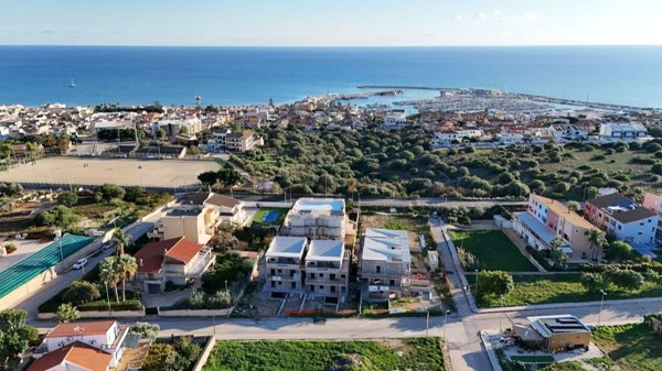 casa indipendente in vendita a Ragusa in zona Marina