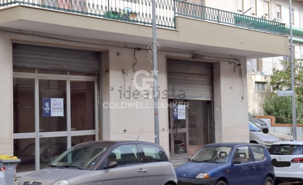 locale commerciale in vendita a Ragusa