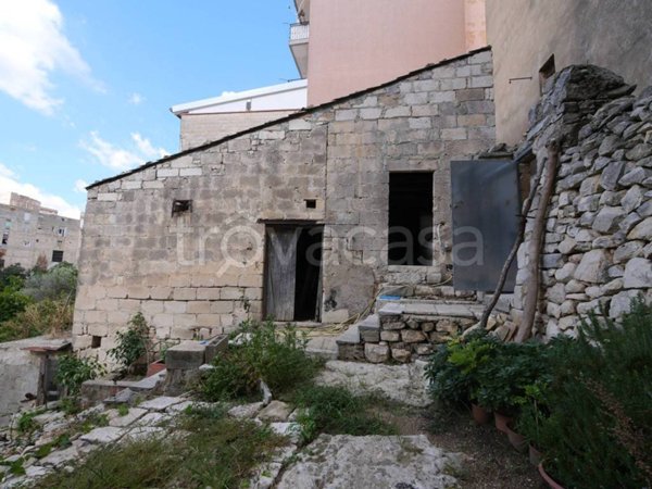 casa indipendente in vendita a Ragusa in zona Ragusa Centro