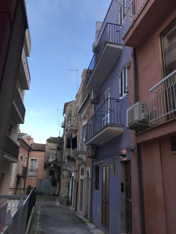 casa indipendente in vendita a Ragusa in zona Ragusa Centro